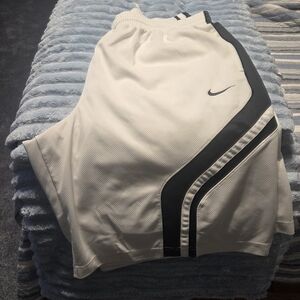 Nike Mens XXL White Mesh Athletic Shorts with Black Stripe
